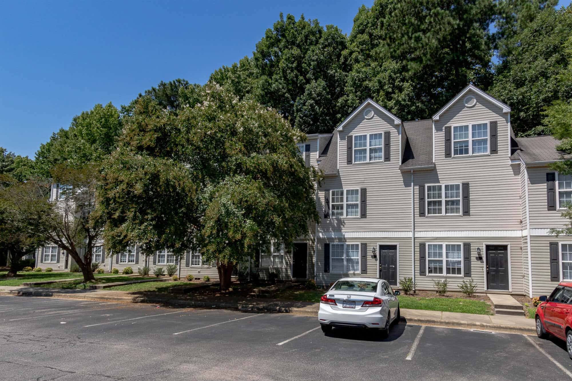raleigh off campus method townhomes off campus apartments near nc state university raleigh north carolina community building exterior resident parking spaces